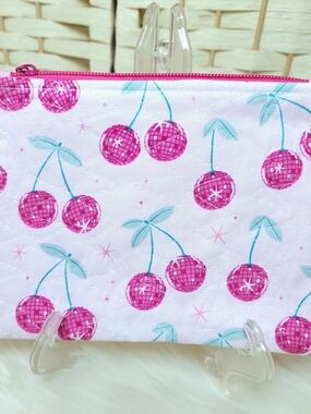 Handmade Quilted Zipper Pouch 100% Cotton Fully Lined Cosmetic Travel Bag